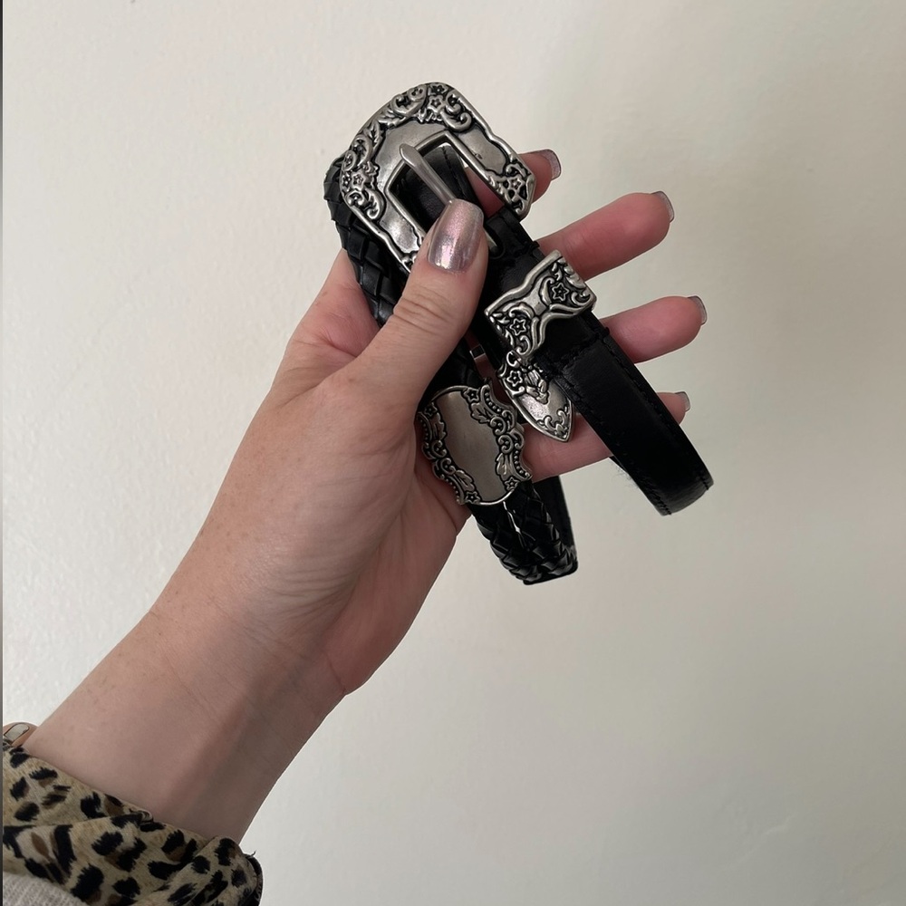 URBAN OUTFITTERS/ Cow leather belt